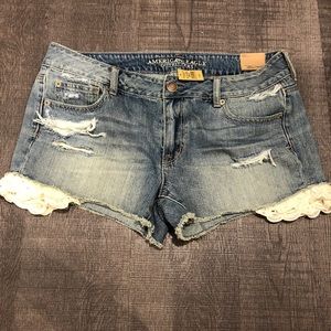 AE jean shorts. Size 14. NWT.
